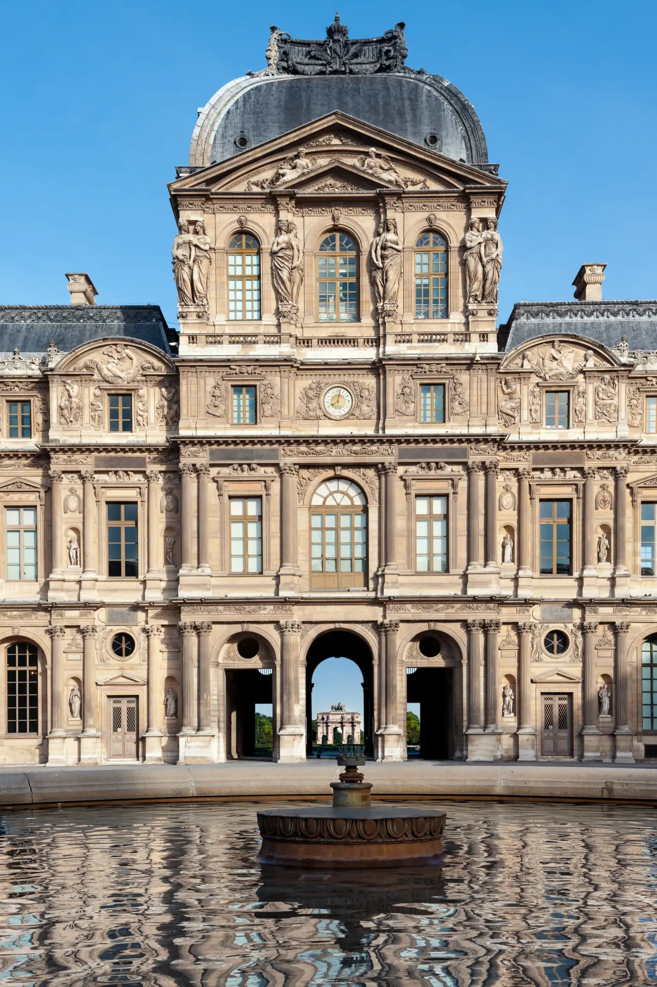 Le musée du Louvre, Paris