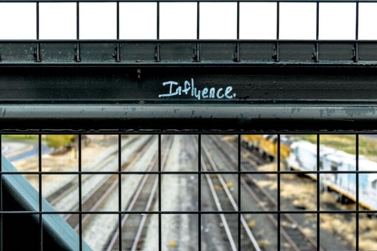 Connaître les nouvelles règles pour les influenceurs